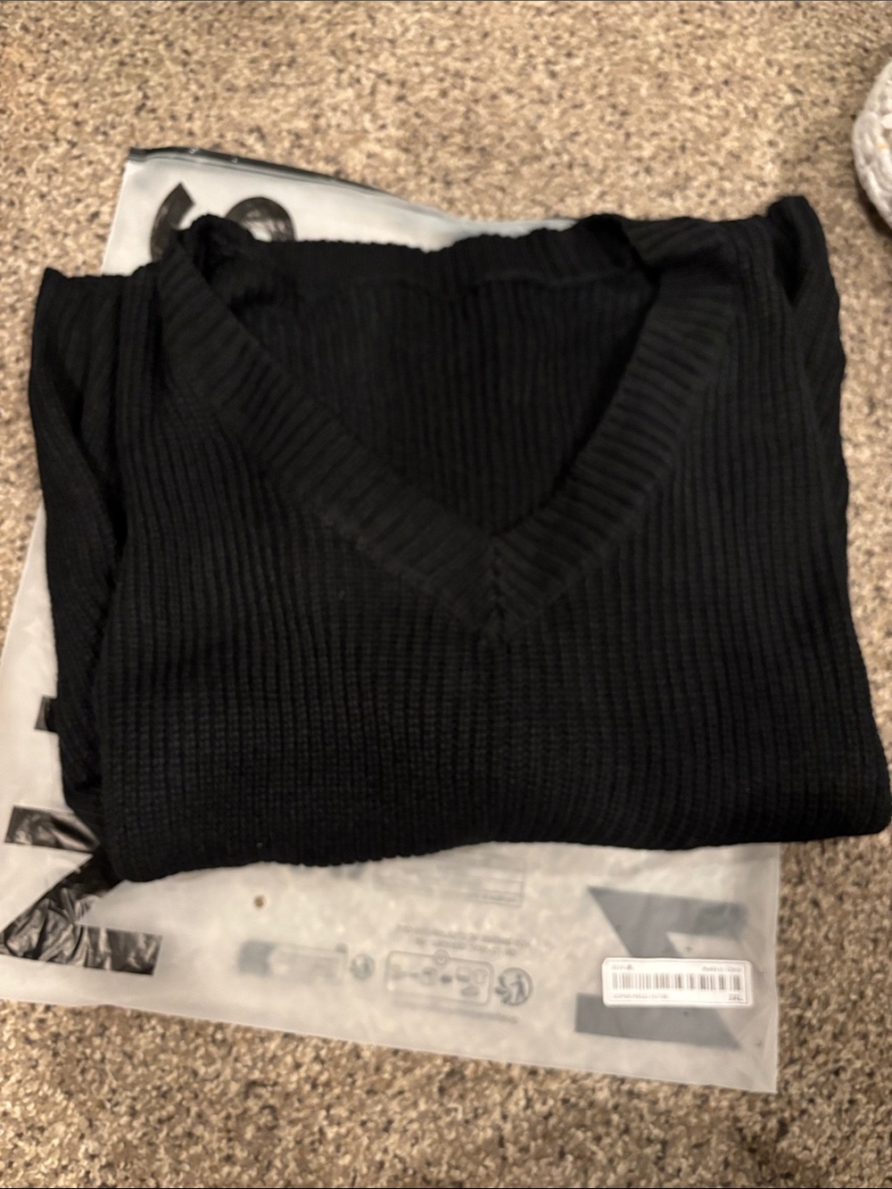 SHEIN Black Ribbed V-Neck Pullover